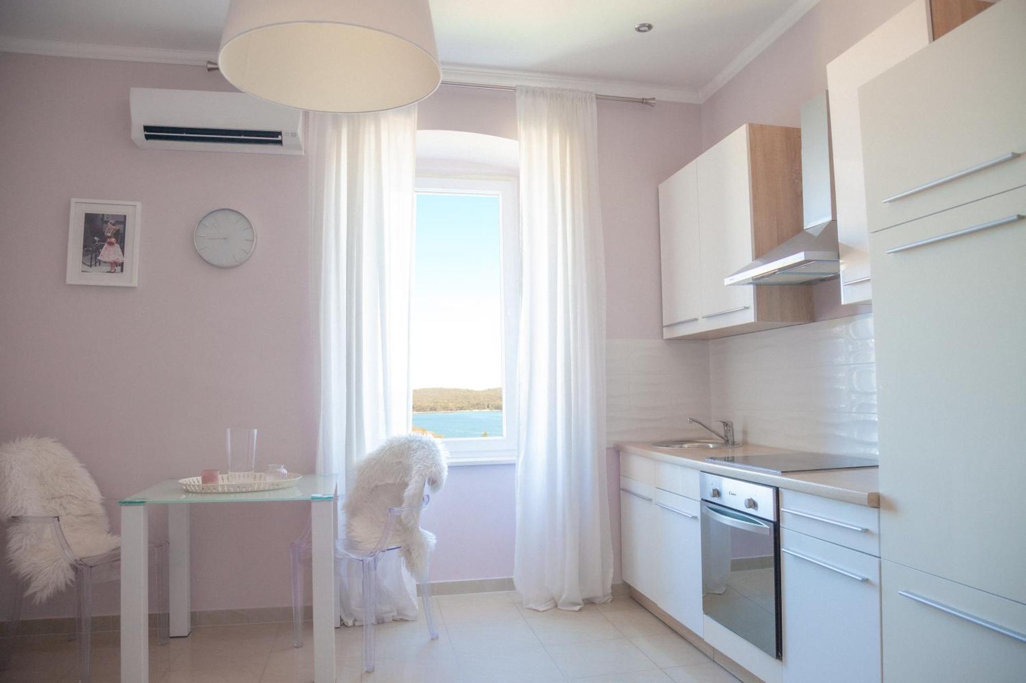 Captain Emo City Apartments Pula Exterior foto